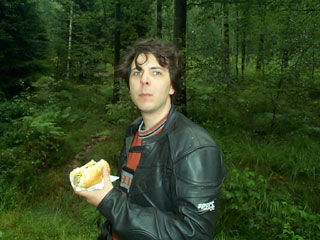 Markus mit einem Hot Dog!